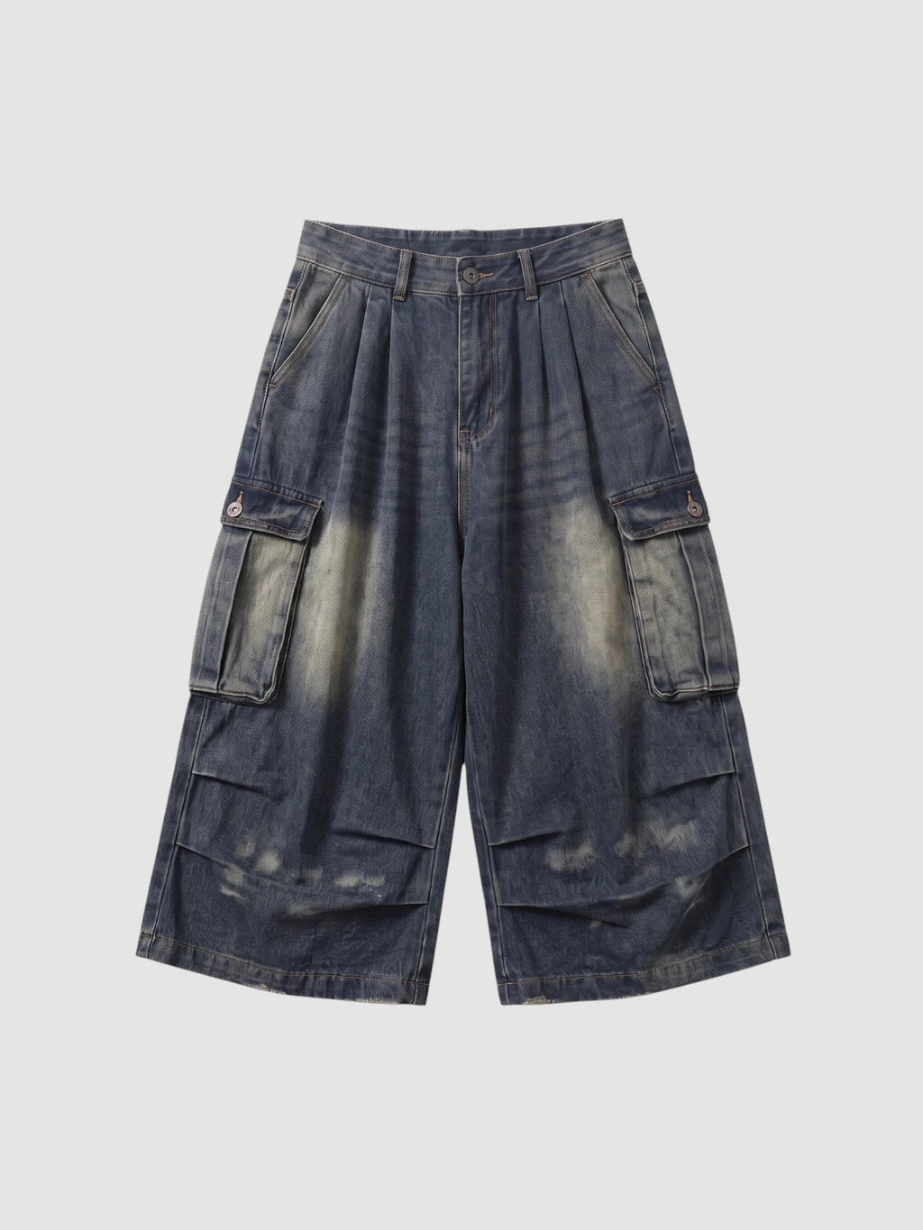 Y2K Avenue baggy cargo denim shorts in a faded blue wash with large side pockets and a high-waisted pleated fit.