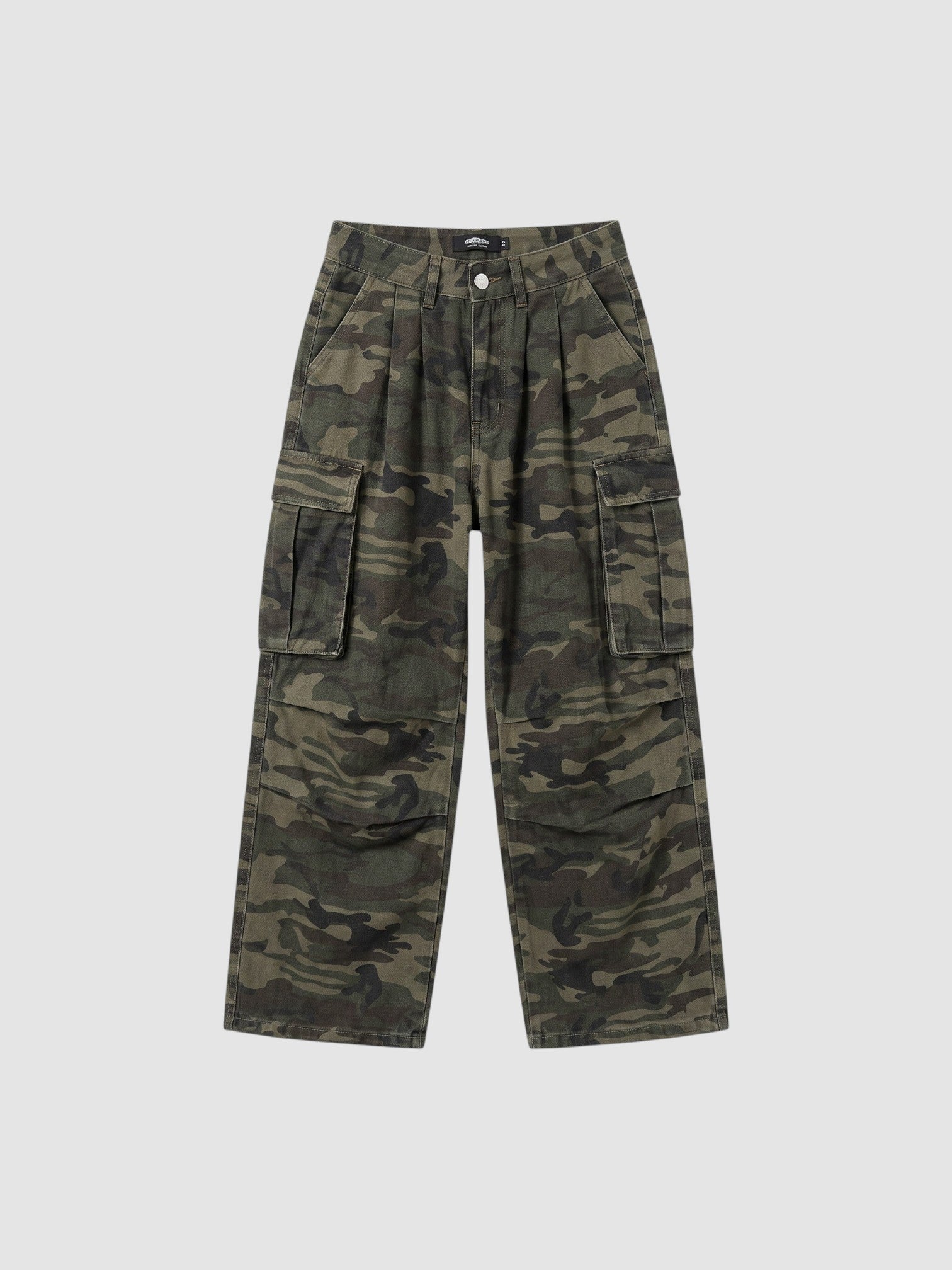 Y2K Avenue high-waisted camouflage cargo pants for women in olive and brown with side pockets and pleated front