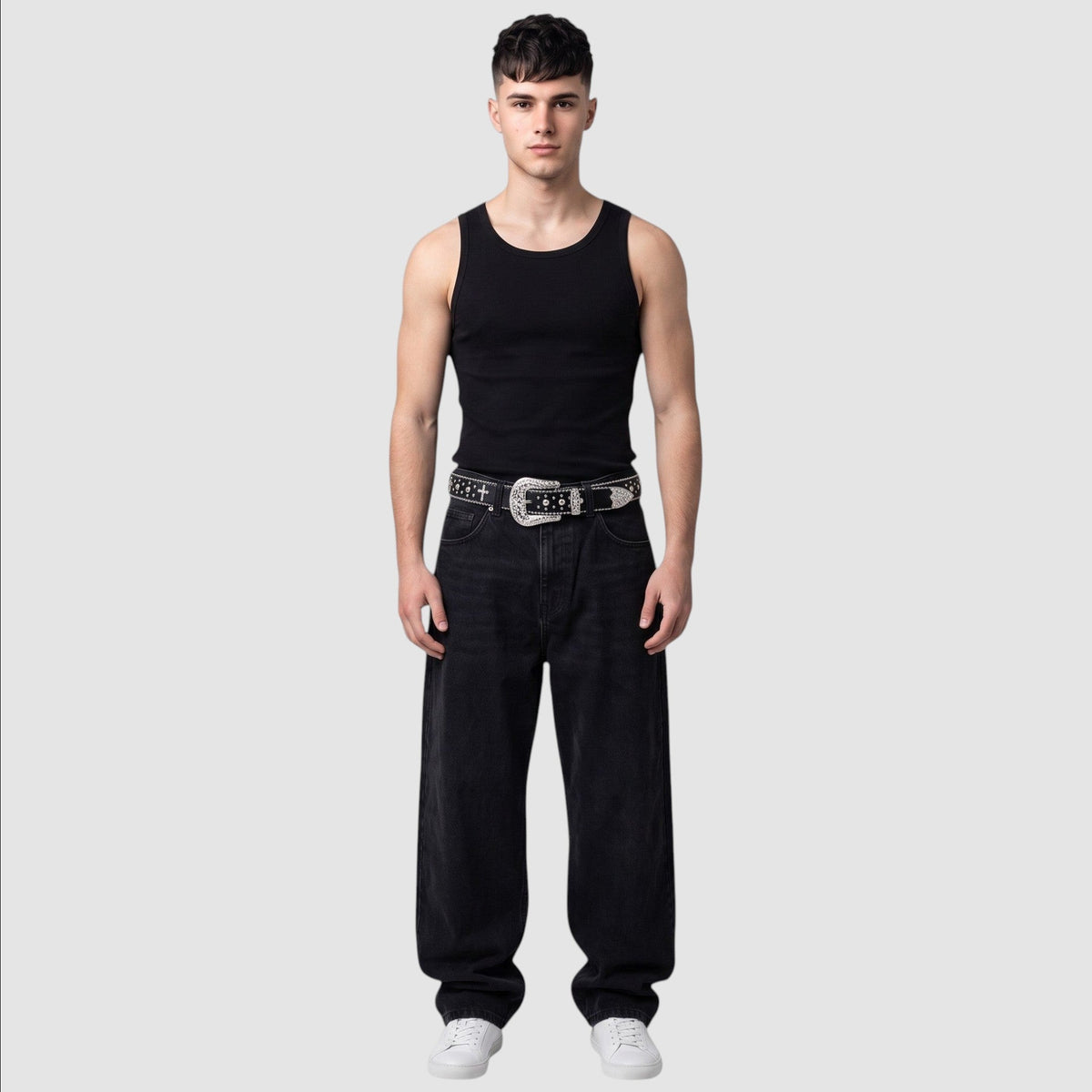 Y2K Avenue Ceinture Diamant featuring a black faux leather belt with rhinestones and an ornate silver western buckle.