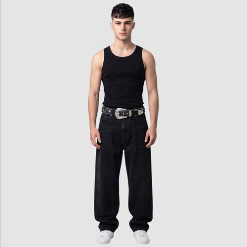 Y2K Avenue Ceinture Diamant featuring a black faux leather belt with rhinestones and an ornate silver western buckle.